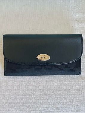 Coach Black Trademark Walker Leather Snap Logo C Fabric w Checkbook Cover